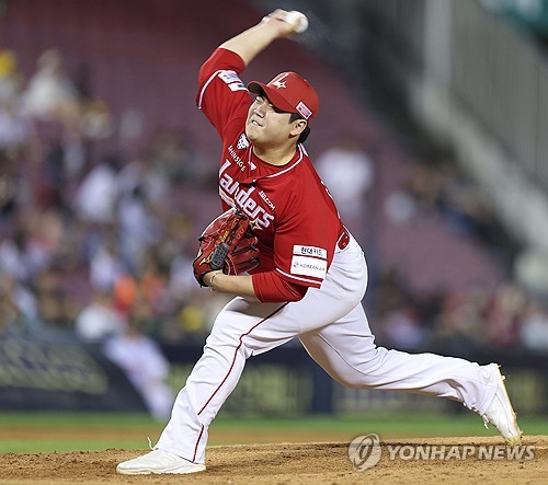 '두 번째 선발 등판' <b>SSG 이로운</b>, 6⅔이닝 9K <b>무실점</b> 깜짝 <b>호투</b>