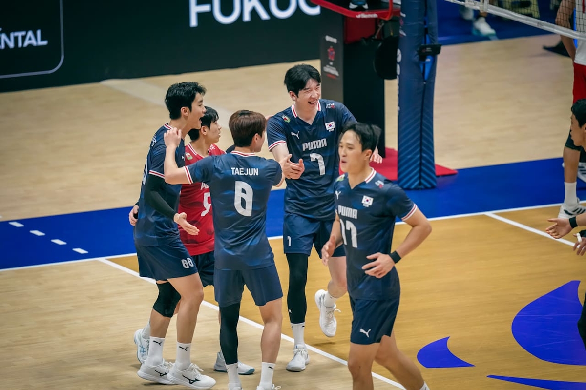 중국 꺾고 7년 만에 4강! 남자배구 아시아선수권 쾌거