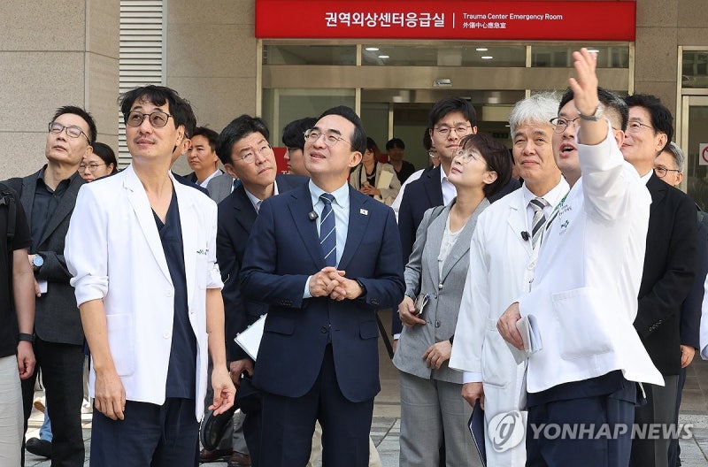 <b>부산</b> 의료·교육 현장 찾은 <b>박홍근</b> "거점병원 확대가 균형발전"