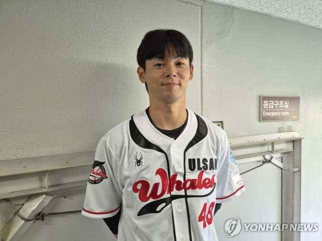 울산 웨일즈 나가 다이세이(서울=연합뉴스) 김동한 기자 = 10일 서울 잠실구장에서 열리는 2026 퓨처스(2군) 올스타전을 앞두고 울산 웨일즈 일본인 오른손 투수 나가 다이세이가 인터뷰하고 있다. 2026.7.10 moved@yna.co.kr