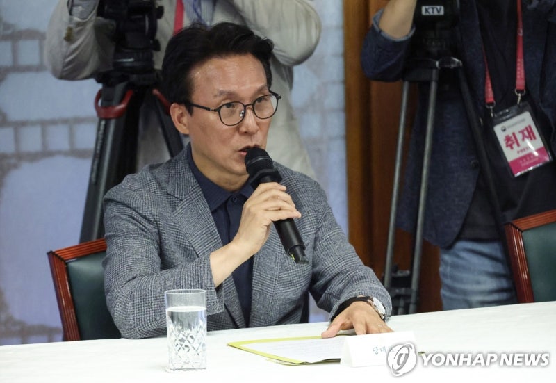 金 "국민 신뢰도 반전 있도록 전력투구…<b>진보세력 연대</b> 박차"