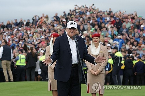 <b>아일랜드</b> 방문한 트럼프 "<b>아일랜드</b> 위스키 관세 철회하겠다"
