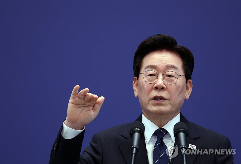 靑 "李대통령 '평탄화' 발언, 가격 변동 추이에 대한 설명"