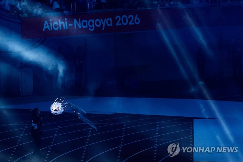 인간이 받아내는 기계