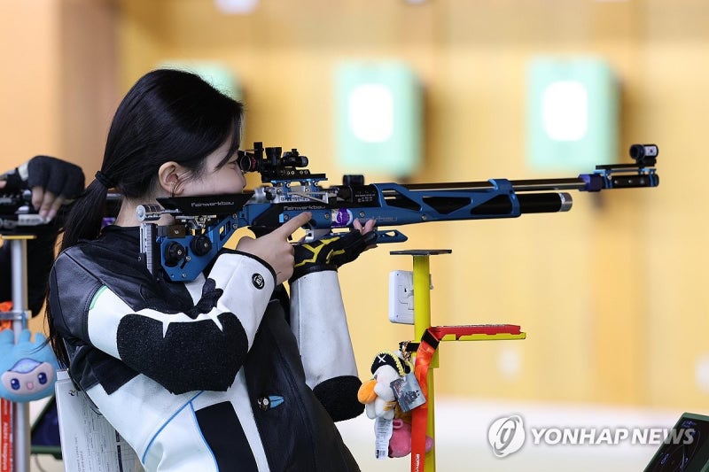 [아시안게임] <b>반효진</b>·권유나, 여자 10ｍ 공기소총 결선 진출