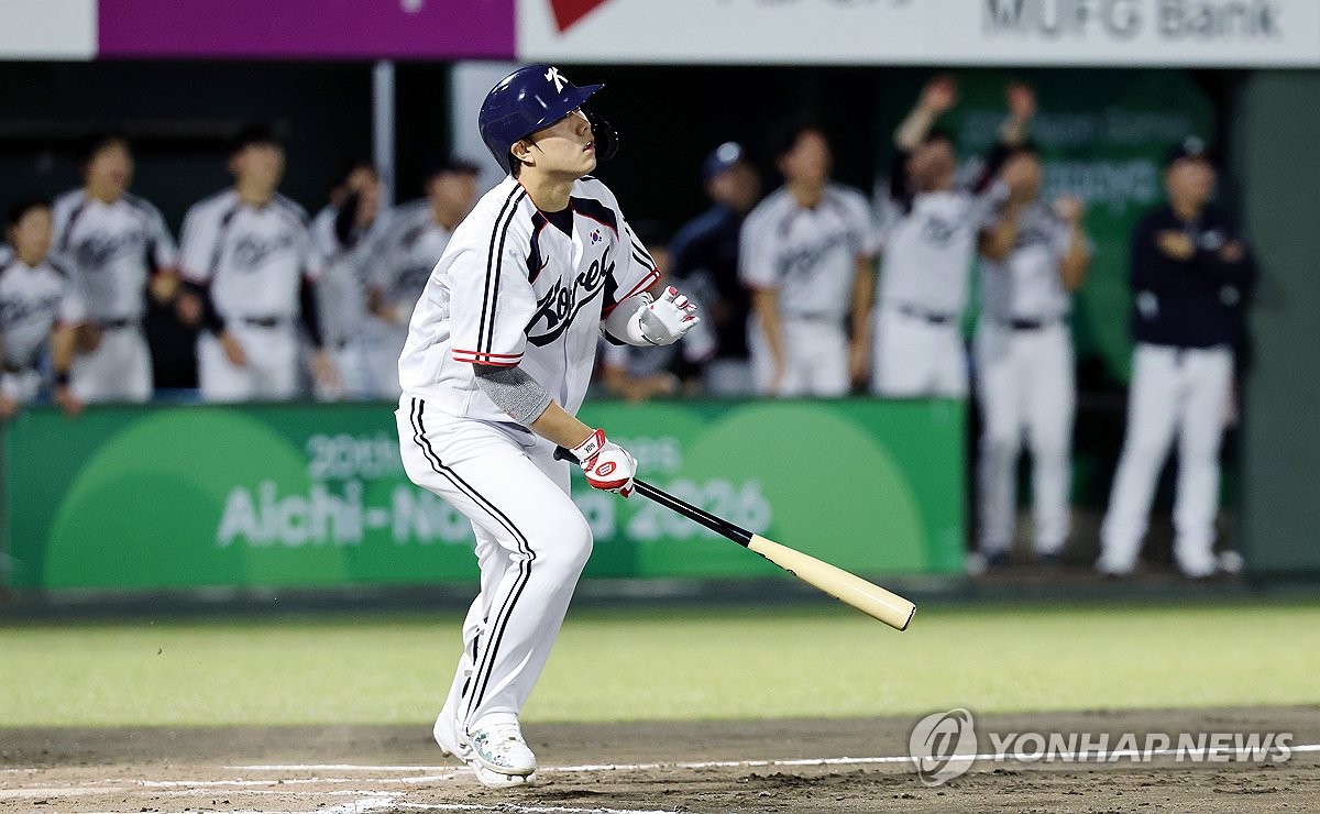<b>박준순</b>의 <b>1타점</b> 적시 <b>2루타</b>