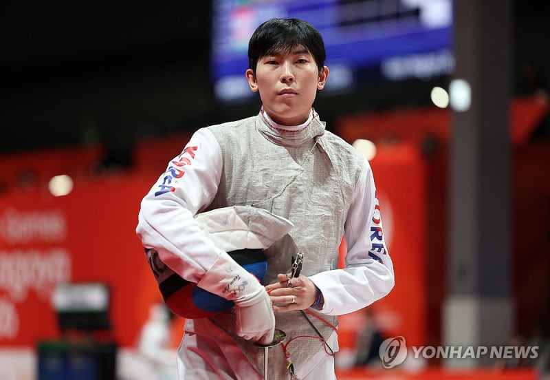 [아시안게임] 펜싱 <b>윤정현</b>, 남자 플뢰레 개인전 <b>동메달</b>