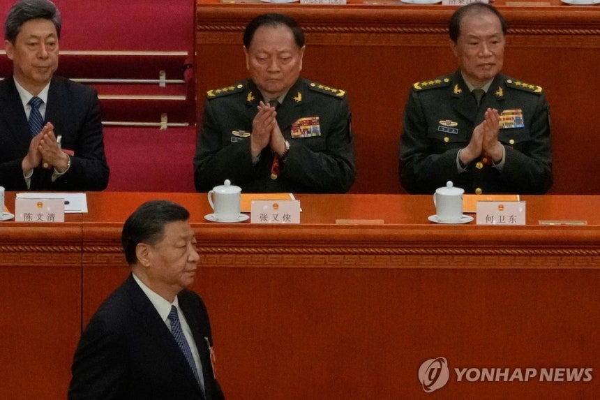 2023년 양회 당시의 장유샤(가운데)와 시진핑 주석
[AP 연합뉴스 자료사진. 재판매 및 DB금지]
