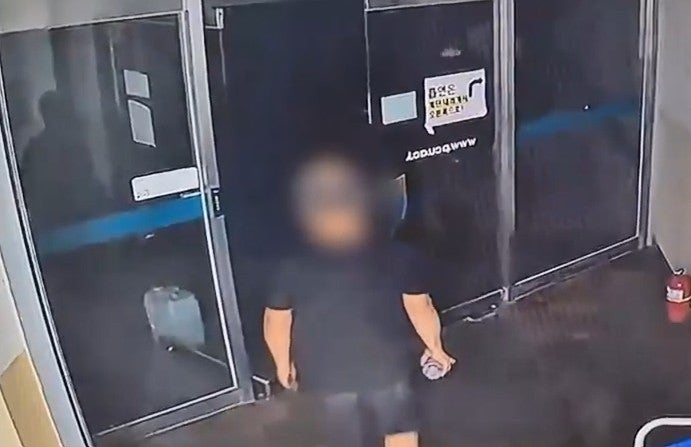 여고생들 앞에서 신체 노출…<b>대전 도솔산</b> 50대 '<b>바바리맨</b>' 검거
