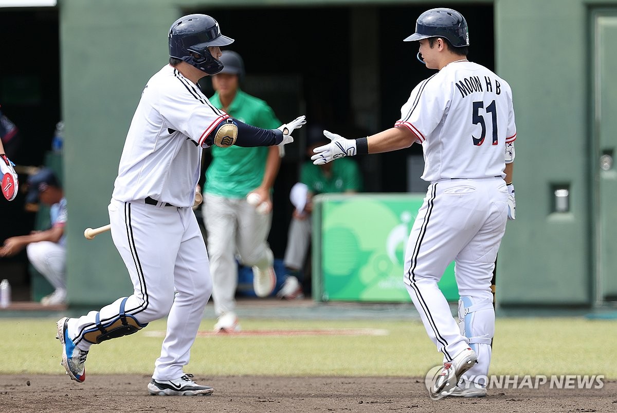 2점 <b>홈런</b>, 앞서가는 한국