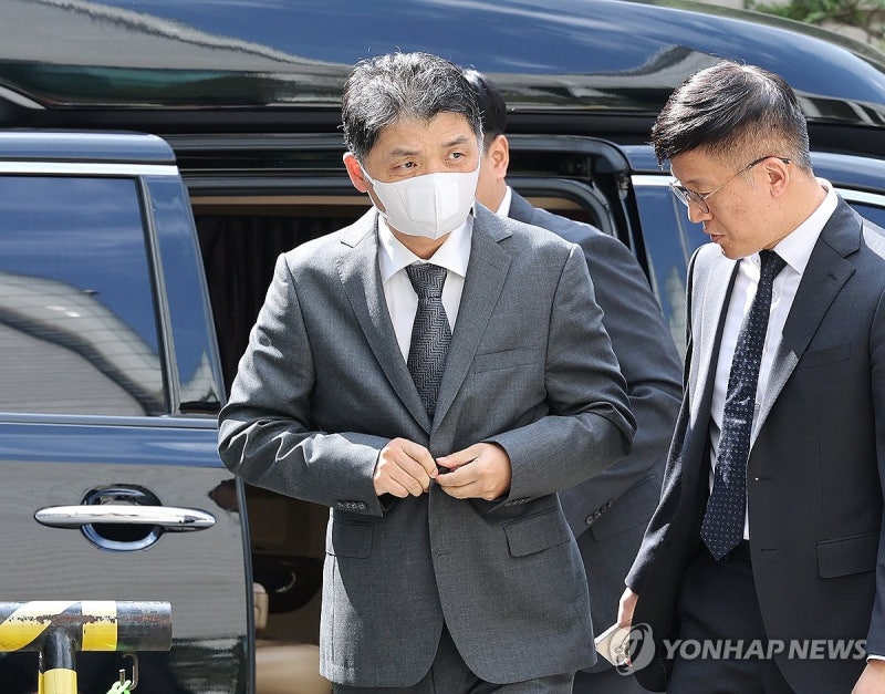 'SM주가조작' 카카오 <b>김범수</b> 2심서 <b>징역</b> 15년 <b>구형</b>…"무죄 파기"