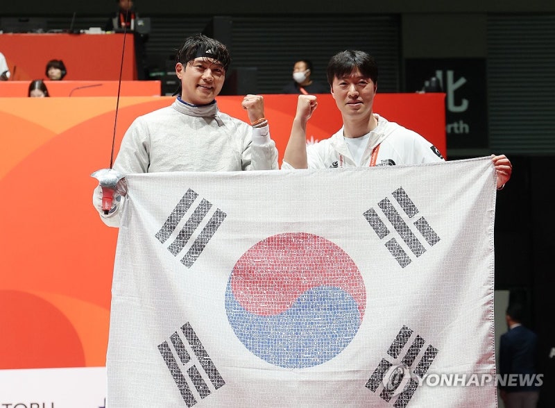 [1보] <b>펜싱</b> <b>오상욱</b>, 아시안게임 남자 <b>사브르</b> 개인전 2회 연속 <b>금메달</b>
