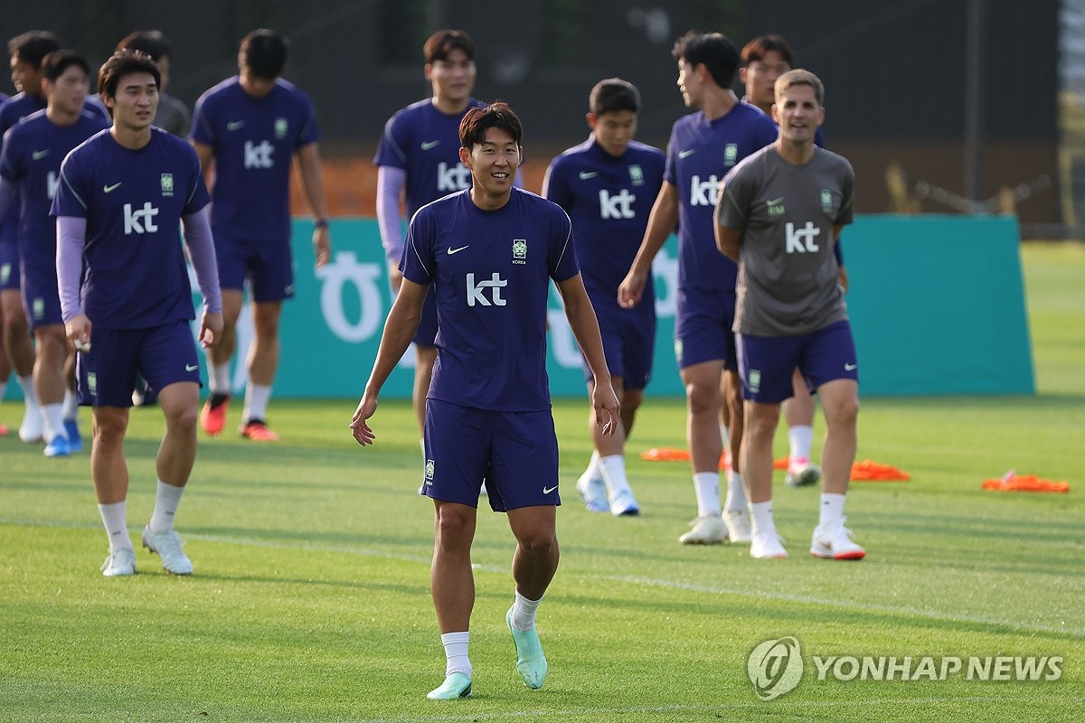 '모레노 데뷔전' 에콰도르와 평가전서 <b>손흥민</b>-<b>오현규</b> <b>투톱</b> 가동