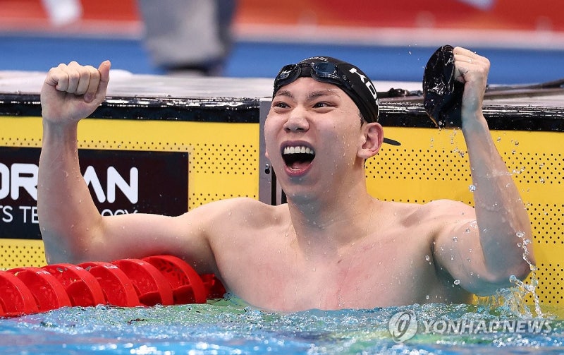 동메달 환호하는 <b>조성재</b>