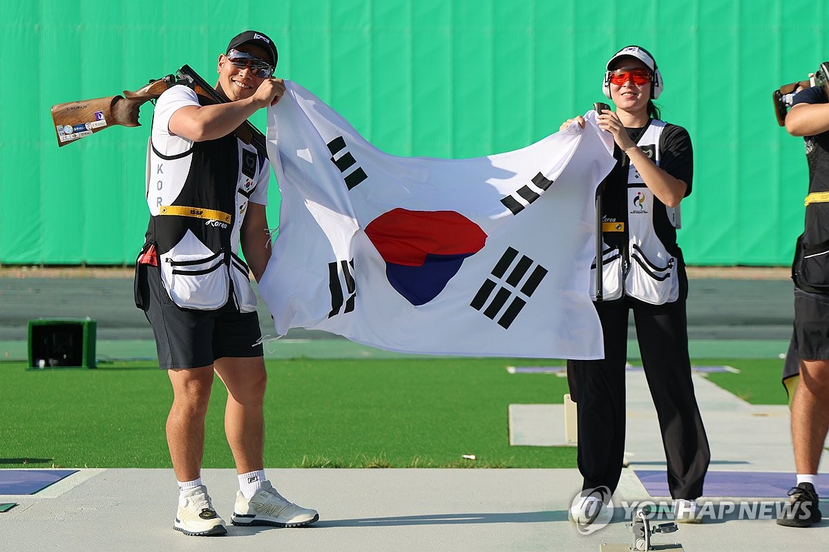 <b>이종준</b>-<b>장국희</b> '자랑스러운 <b>은메달</b>'
