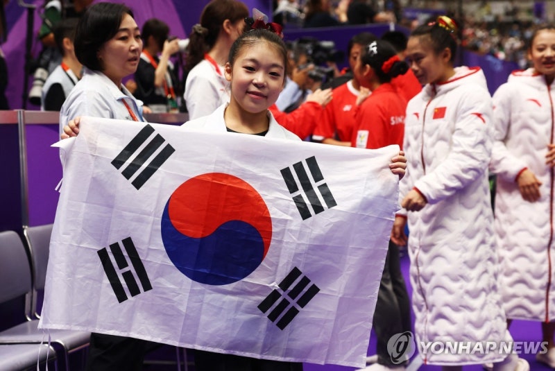[1보] <b>황서현</b>, 아시안게임 기계체조 여자 <b>평균대 금메달</b>