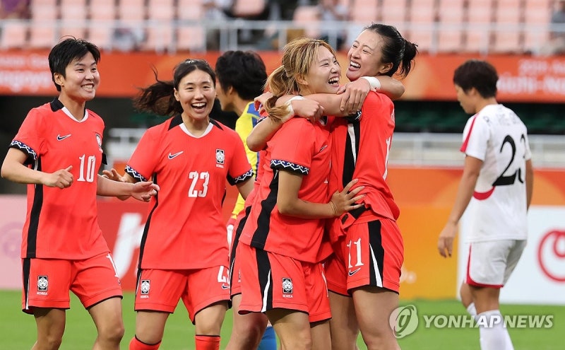 [아시안게임] 한국 <b>여자축구</b>, 우즈베크 잡고 준결승행…일본과 격돌