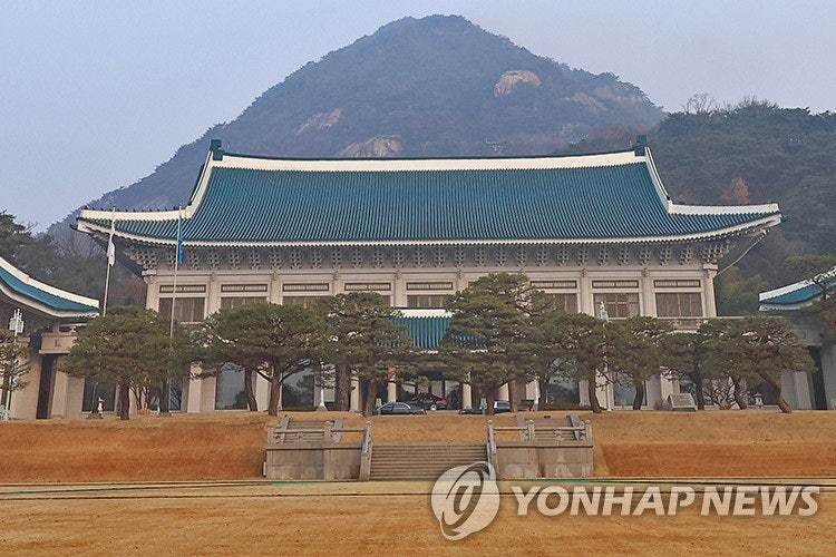 '우크라 北 <b>포로송환 공개</b>' 논란에…靑 "일관된 원칙따라 대응"