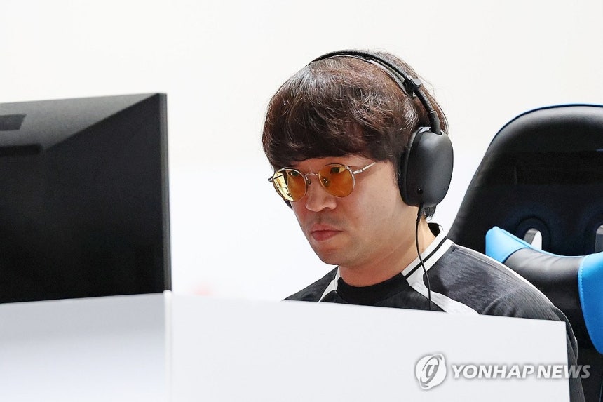 경기 집중하는 배재민
(도코나메[일본]=연합뉴스) 임화영 기자 = 26일 일본 아이치현 도코나메 아이치 스카이 엑스포에서 열린 2026 아이치·나고야 아시안게임 e스포츠 대전격투 철권8 한국과 일본의 결승전. 한국 
