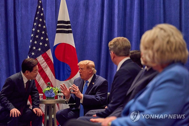 <b>트럼프</b>, 韓美<b>회담</b> 10분→30분 늘려…'골프회동' 조율도 지시