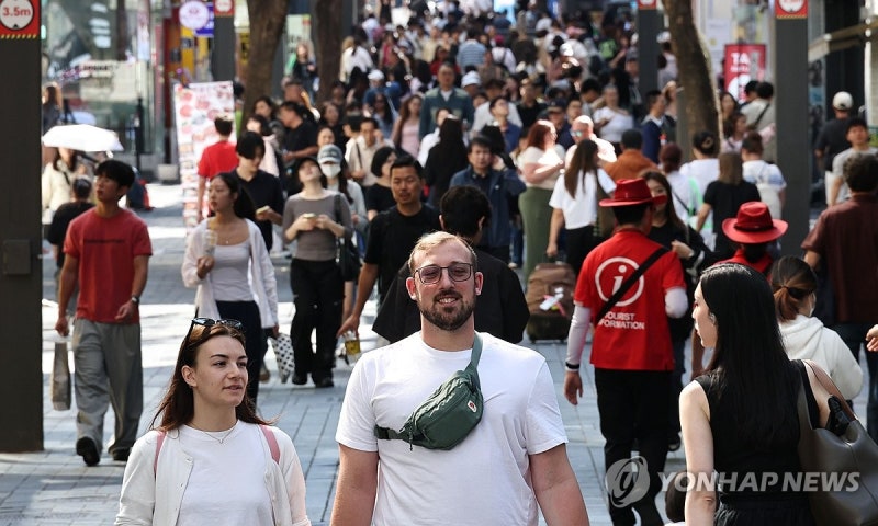 외국인들이 한국 와서 쓴 카드 값만 14조 원… 역대 최고 찍었다