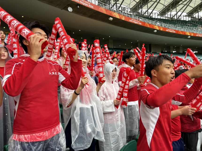 "필승조선"(후쿠로이[일본]=연합뉴스) 전명훈 기자 = 29일 시즈오카현 후쿠로이의 시즈오카 스타디움 에코파에서 열린 2026 아이치·나고야 아시안게임 추국 여자 4강전에서 재일 조선인 응원단이 북한을 응원하고 있다. 2026.9.29. id@yna.co.kr