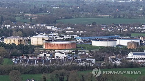 프랑스 서부에 있는 원유 저장고 [AFP 연합뉴스.재판매 및 DB 금지] 