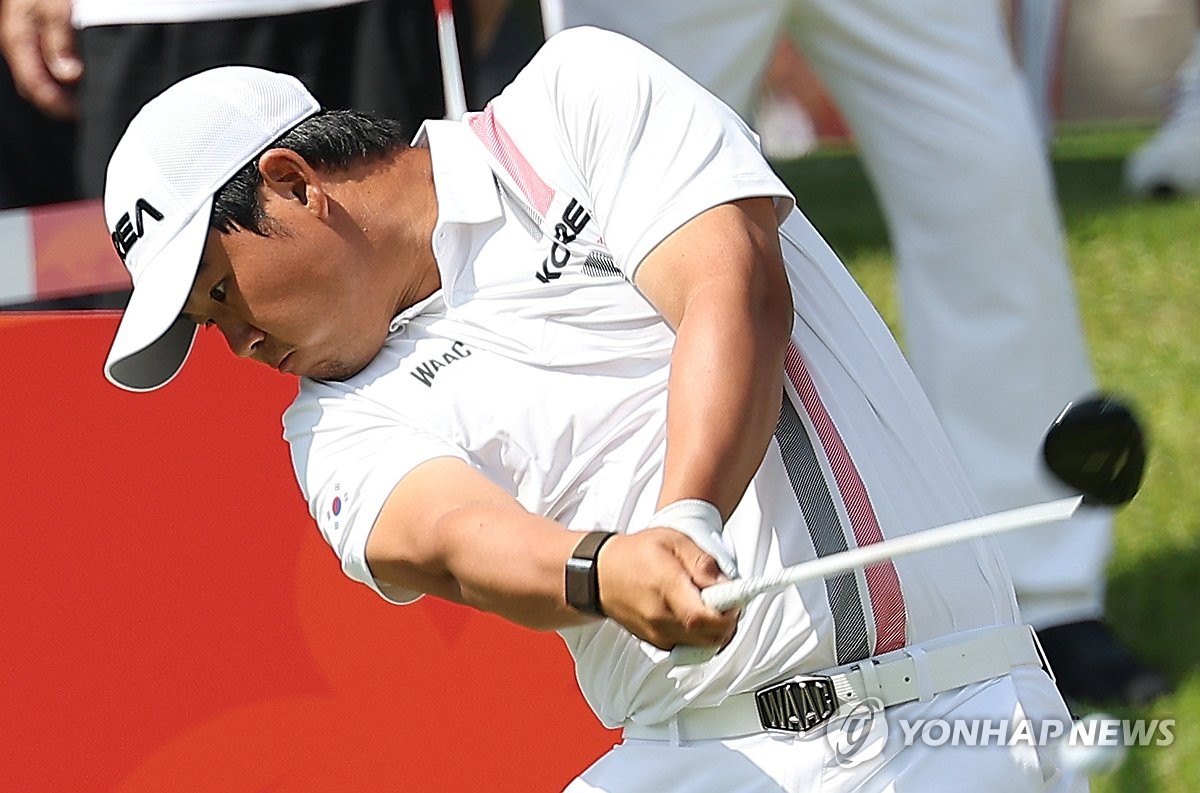 <b>티샷</b>하는 <b>김주형</b>