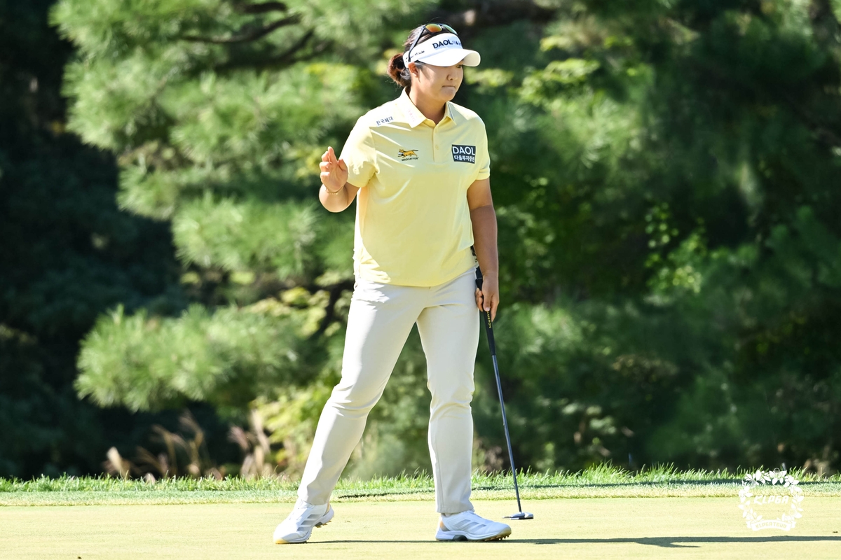 유해란, <b>하이트진로</b> 우승…LPGA 이어 한국 메이저도 제패