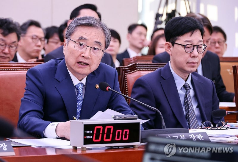 "우크라만 쥐잡듯이"·"신의 저버려"…여야, '北포로 송환' <b>공방</b>(종합)