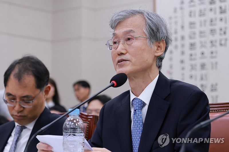 <b>조희대</b> "<b>대법원</b>이 온전한 <b>구성</b> 갖출 수 있도록 노력 다하겠다"