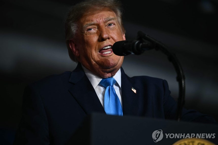 지난 5일(현지시간) 네브래스카에서 연설하는 트럼프 대통령 [AFP=연합뉴스.재판매 및 DB 금지]