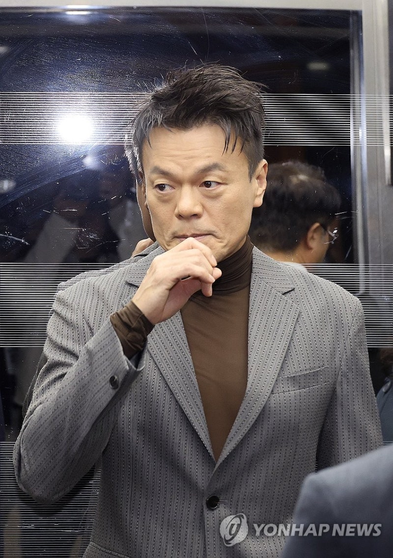 <b>박진영</b>, <b>문체위 국정감사</b> 자진 출석