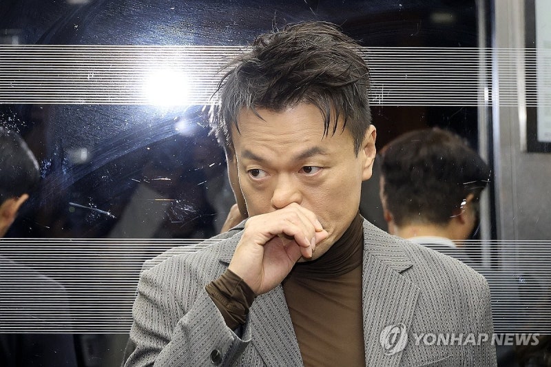 <b>박진영</b>, <b>문체위 국정감사</b> 자진 출석