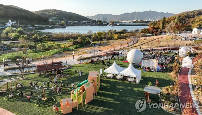 경찰, '무민공원 의혹' <b>의왕시장</b> 자택·집무실 <b>압수수색</b>