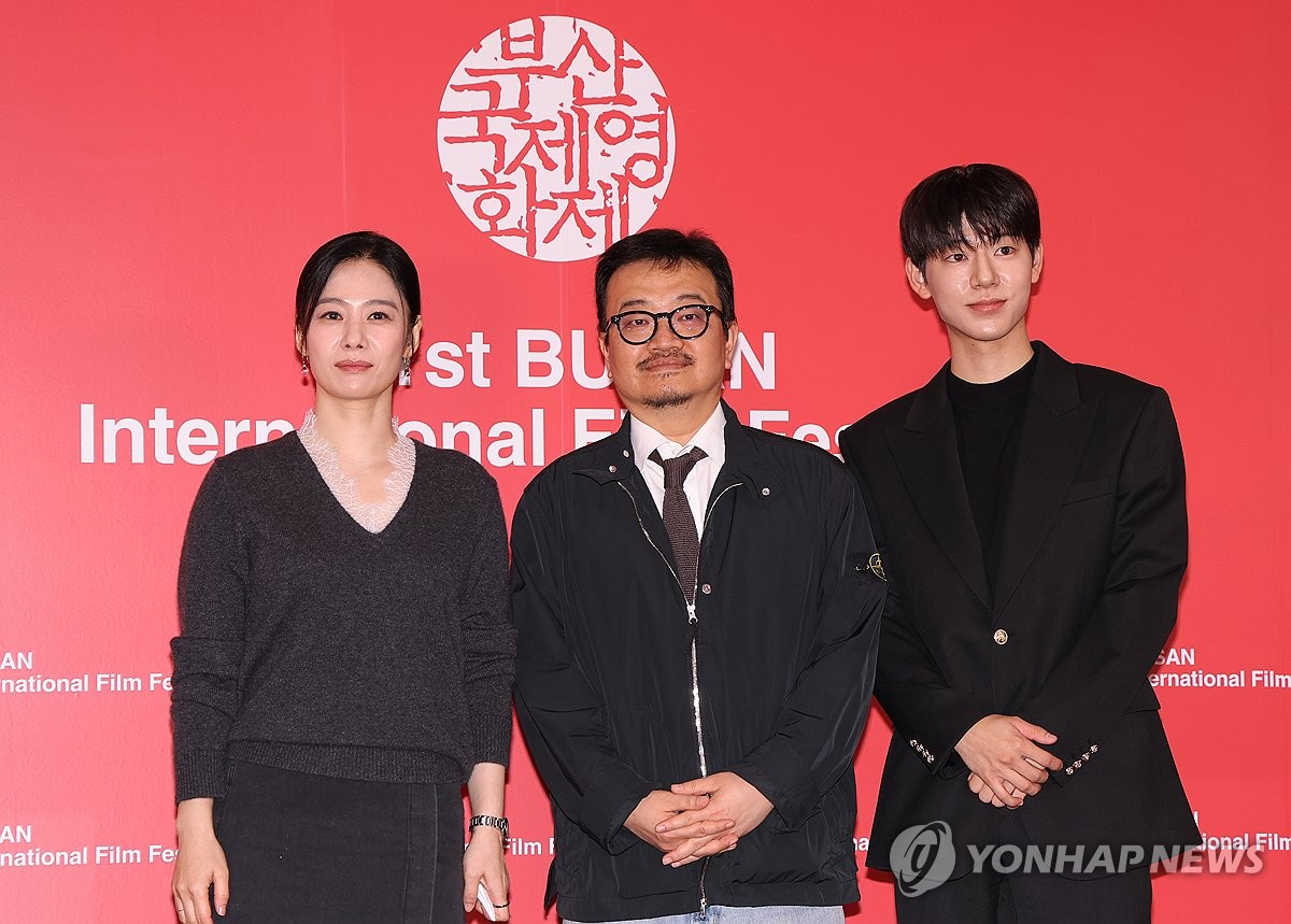 영화 '실낙원' 감독과 <b>배우</b>들