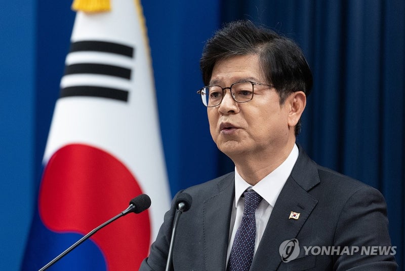 성기홍 "대통령 직접<b>소통</b> 다양해질 것…SNS는 여러통로 중 하나"