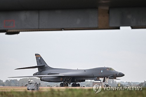 지난달 27일(현지시간) 영국 페어퍼드 기지의 미 B-1 전략폭격기
[AFP=연합뉴스 자료사진. 재판매 및 DB 금지]