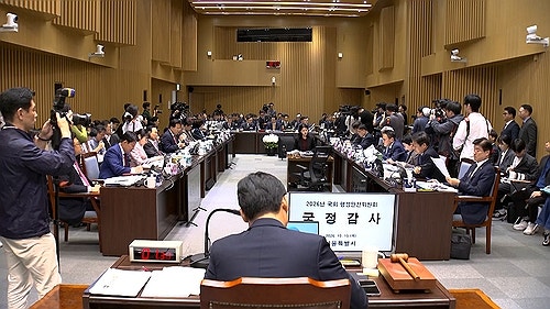 <b>한강버스</b> 리베이트 <b>공방</b>…"최상층에 오시장" vs "과장된 의혹"(종합)