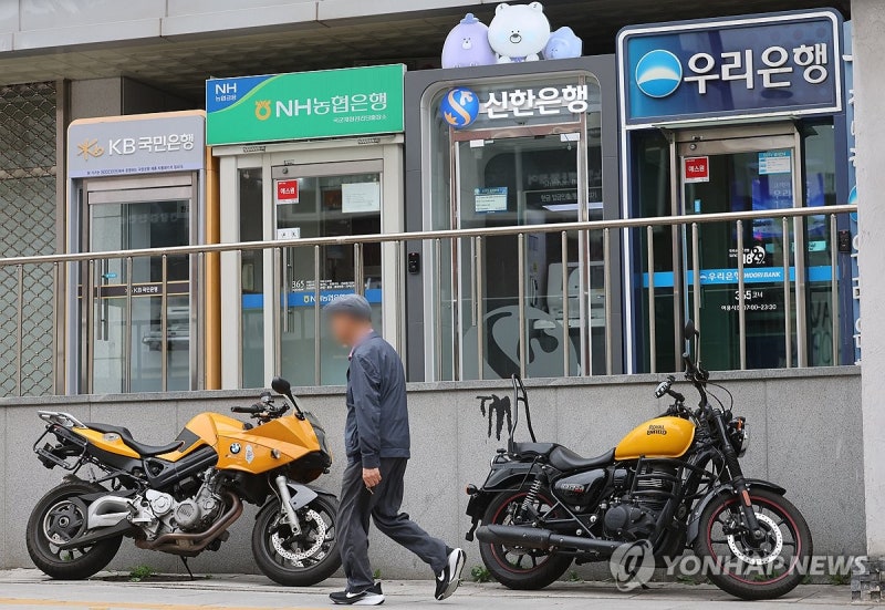 9월 금융권 <b>가계대출</b> 2.2조↓…'빚투' 주춤에 올해 첫 <b>감소</b>