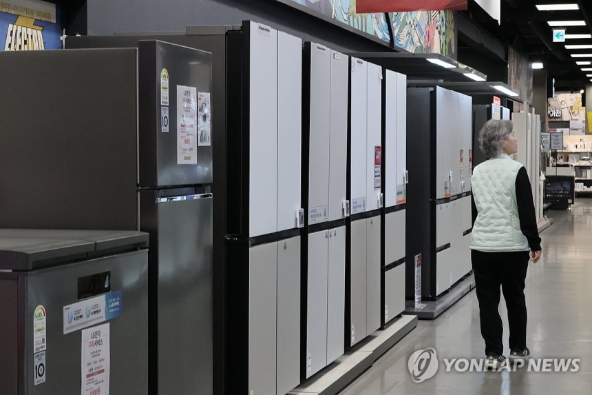 서울 시내 대형마트 가전제품 판매대
[연합뉴스 자료사진]