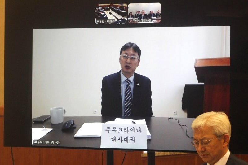주우크라 대사대리 "<b>北포로 송환</b>, 언제 공개할지 논의도 안했다"