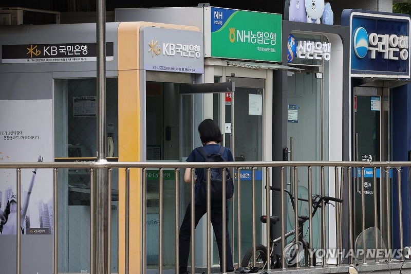 AI 잡으려다 은행도 놀란 보이스피싱 적발 폭증 사태
