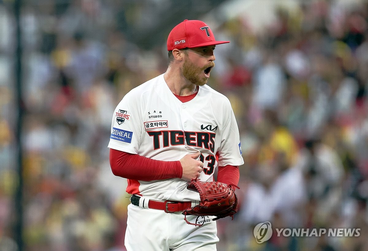 '초전박살' KIA, 이틀 연속 LG 꺾고 준PO 2연승…앞으로 1승