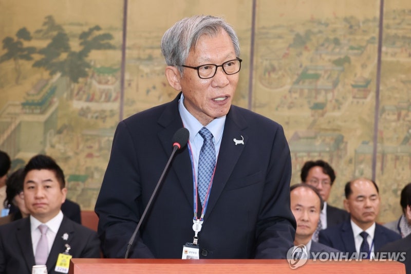 문체위, <b>유홍준</b> '<b>소장품 셀프 출품</b>' 질타…野 "깔끔히 그만둬라"(종합)