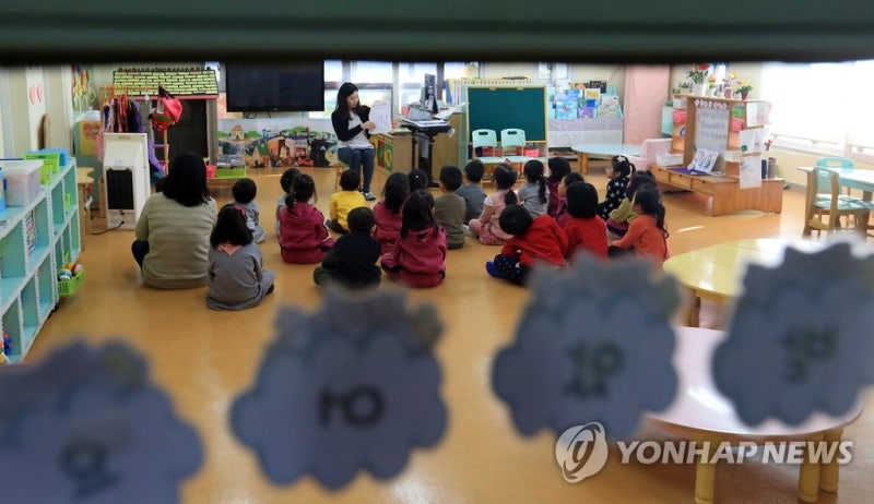 애 낳아도 맡길 데가 없네… 어린이집 1세반 대기만 무려 8.5개월