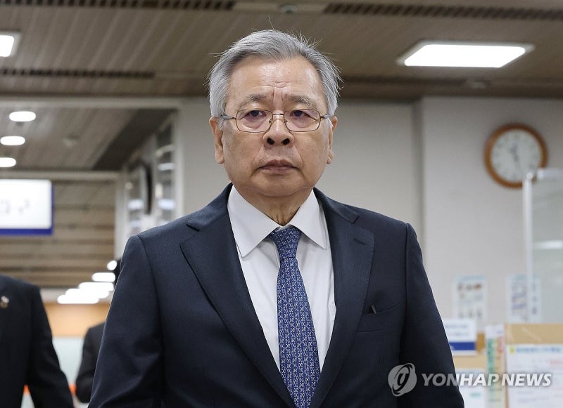 [속보] '대장동 청탁자금 수수' <b>박영수</b> 前특검 2심 <b>징역 6년</b>