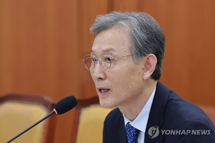 답변하는 고광헌 방송미디어통신심의위원장
[연합뉴스 자료사진]