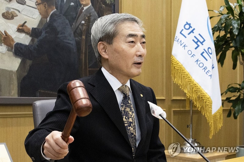 한은 총재 "<b>석유최고가격제</b>, 장기적으로 재정에 문제"