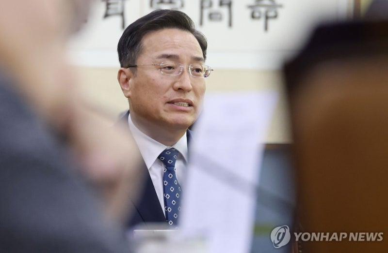 검찰총장대행 "尹 '<b>기소</b>해 고통줘야' 말해…먼지털이 수사 원인"